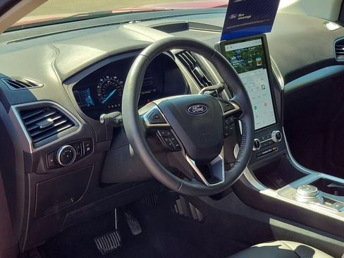 Used 2024 Ford Edge SEL w/ Convenience Package AWD/4WD image 7