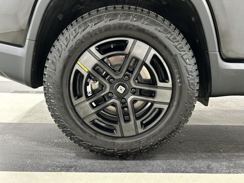Used 2024 Rivian R1T Adventure Dual AWD/4WD image 12