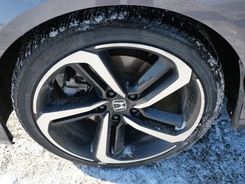 Used 2018 Honda Accord Sport image 5