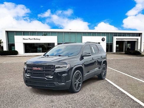 Used 2023 GMC Acadia SLE w/ Driver Convenience Package image 4