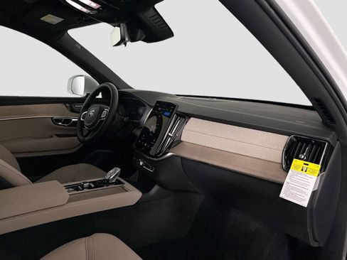 New 2026 Volvo XC90 B5 Plus w/ Protection Package Premier image 26