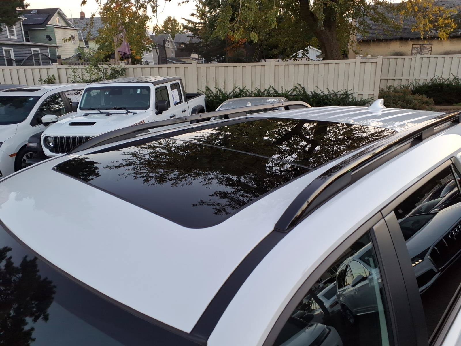 Used 2025 Honda Pilot TrailSport image 4