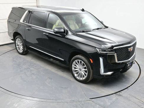 Used 2023 Cadillac Escalade ESV Premium Luxury image 15