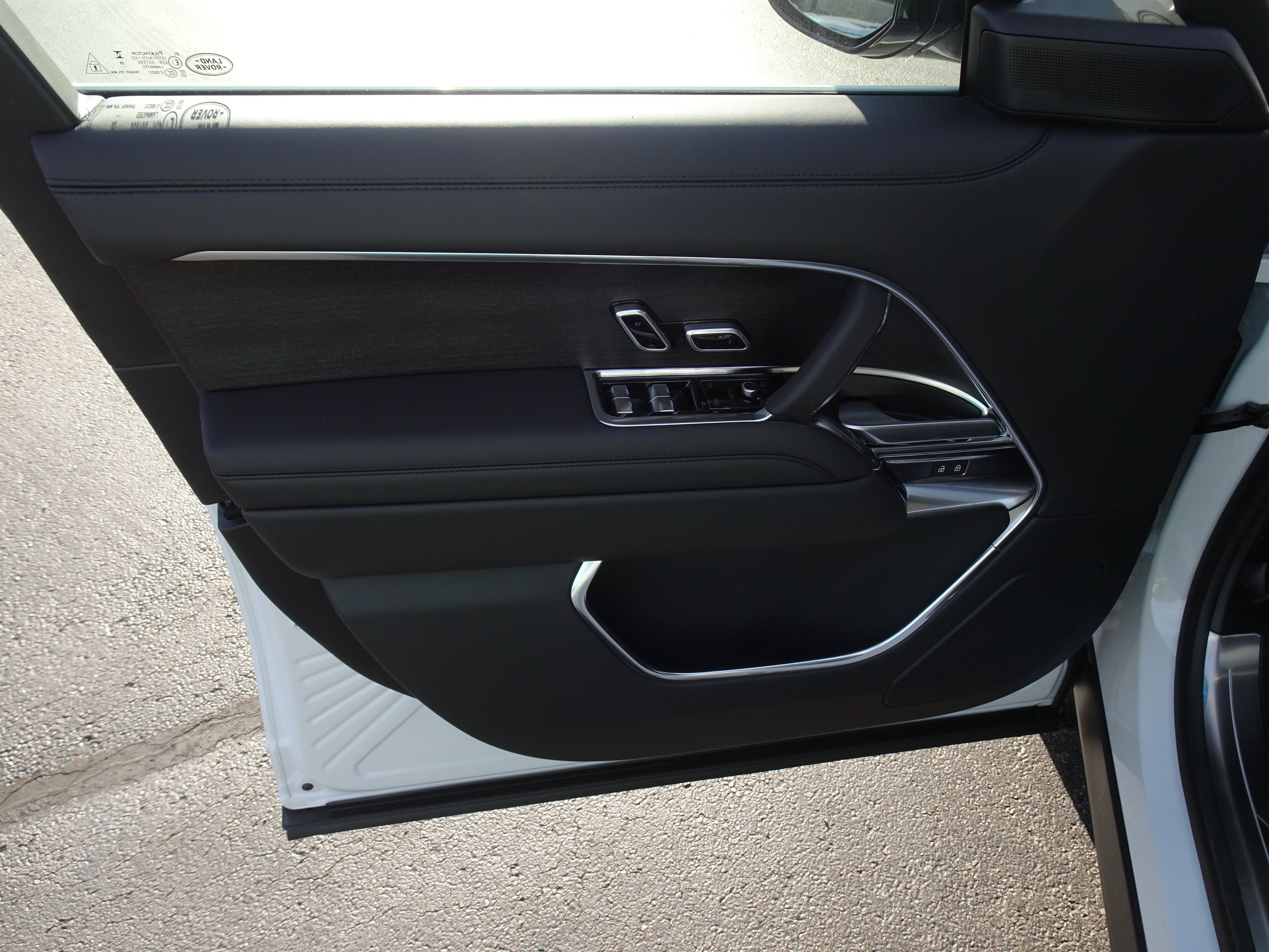 New 2027 Land Rover Range Rover SE AWD/4WD image 16