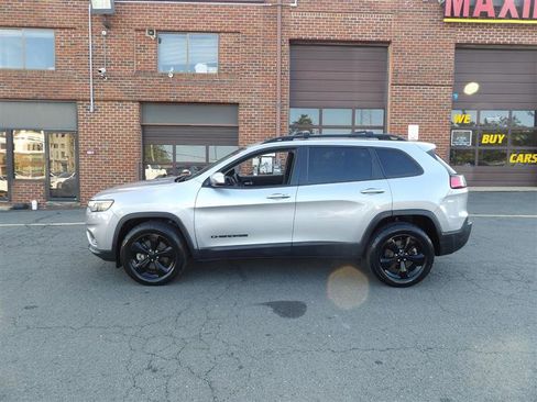Used 2019 Jeep Cherokee Latitude Plus image 4