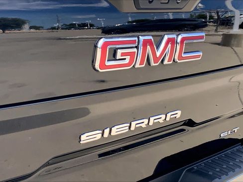 Used 2024 GMC Sierra 1500 SLT AWD/4WD image 30