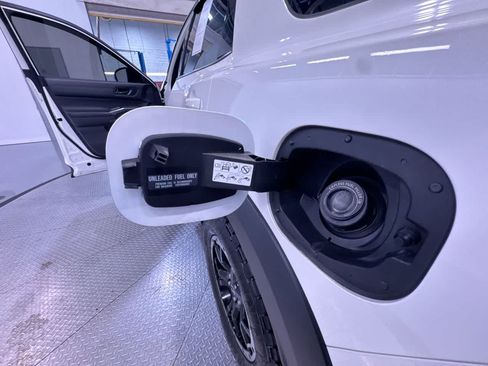 Used 2024 Nissan Pathfinder Rock Creek AWD/4WD image 44