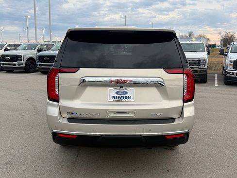 Used 2023 GMC Yukon XL SLT image 34