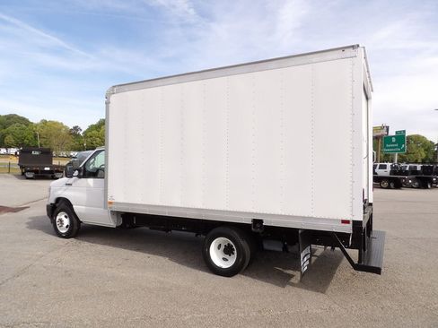 Used 2024 Ford E-350 and Econoline 350 Super Duty w/ Driver's Safety Package image 4