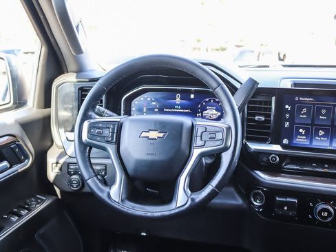 Used 2022 Chevrolet Silverado 1500 LT AWD/4WD image 15
