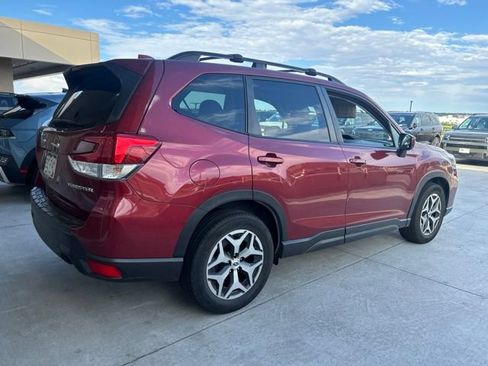 Used 2021 Subaru Forester Premium w/ Popular Package #1 AWD/4WD image 3