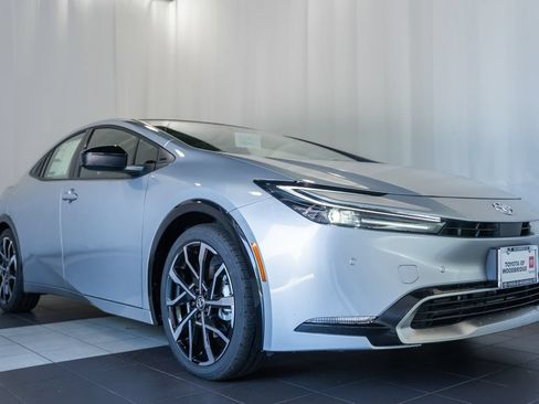 New 2026 Toyota Prius Plug-In Hybrid FWD image 1
