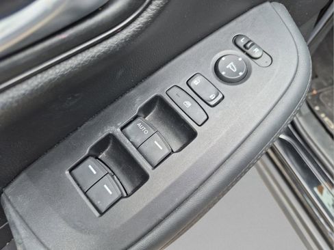 Certified 2023 Honda HR-V LX image 16