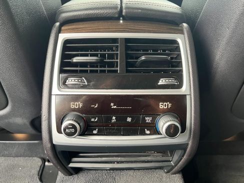 Used 2019 BMW 740i image 27