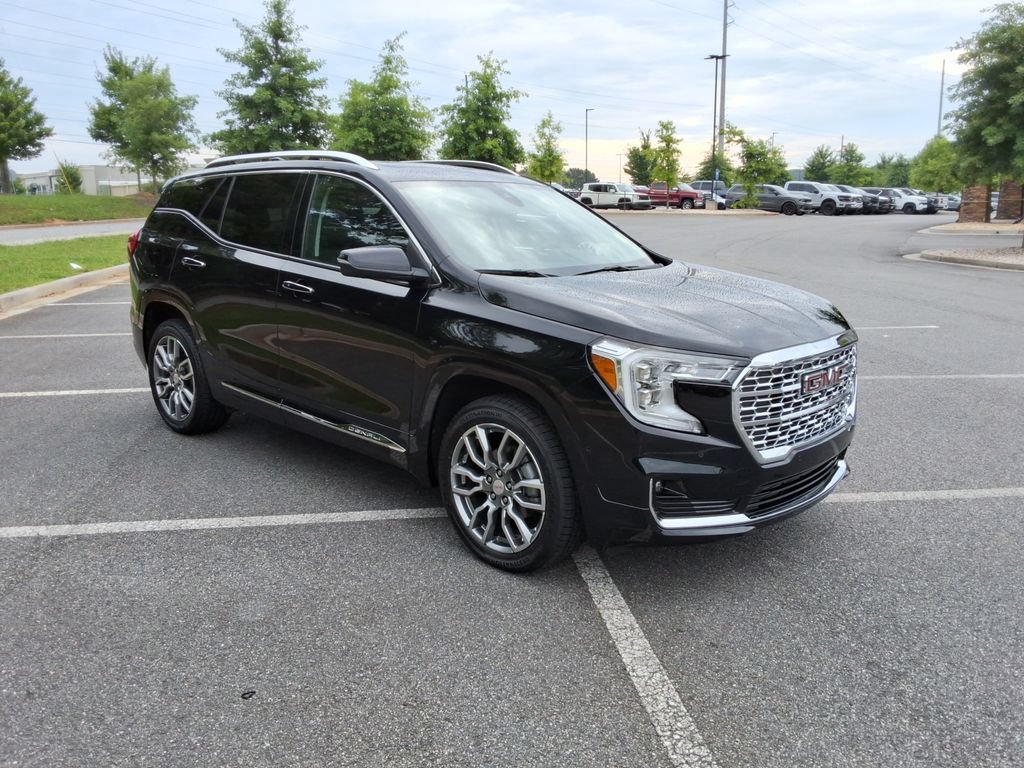 Certified 2024 GMC Terrain Denali w/ Denali Premium Package AWD/4WD image 3