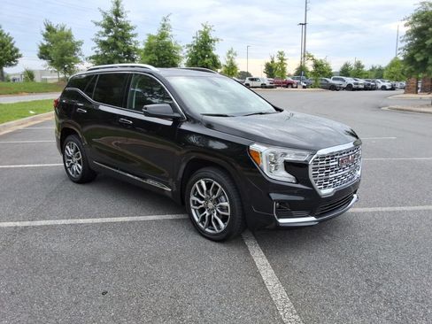 Certified 2024 GMC Terrain Denali w/ Denali Premium Package AWD/4WD image 3