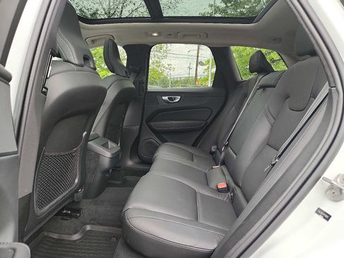 Certified 2024 Volvo XC60 B5 Plus w/ Protection Package Premier AWD/4WD image 10
