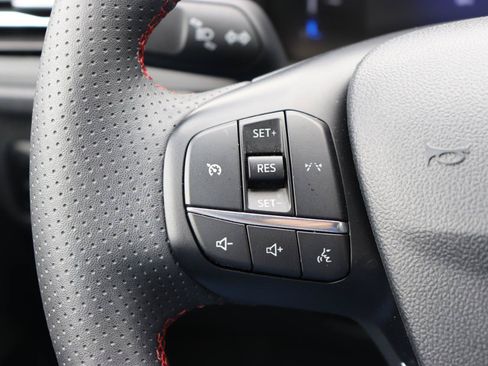 Used 2025 Ford Escape ST-Line Select AWD/4WD image 27