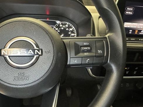 Used 2023 Nissan Rogue S AWD/4WD image 24