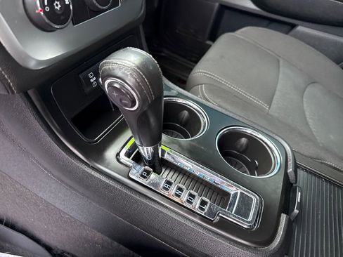 Used 2015 GMC Acadia SLE image 38