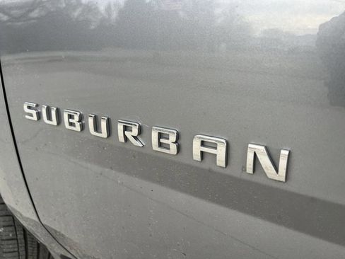 Used 2018 Chevrolet Suburban LT image 33