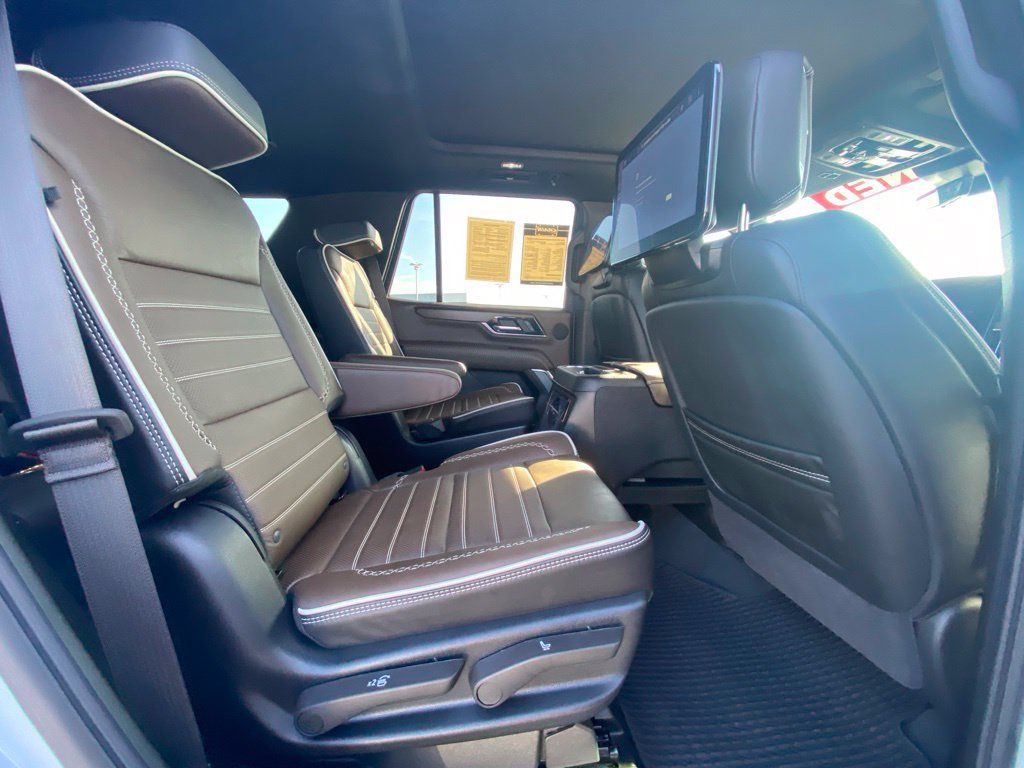 Used 2026 GMC Yukon Denali Ultimate AWD/4WD image 34