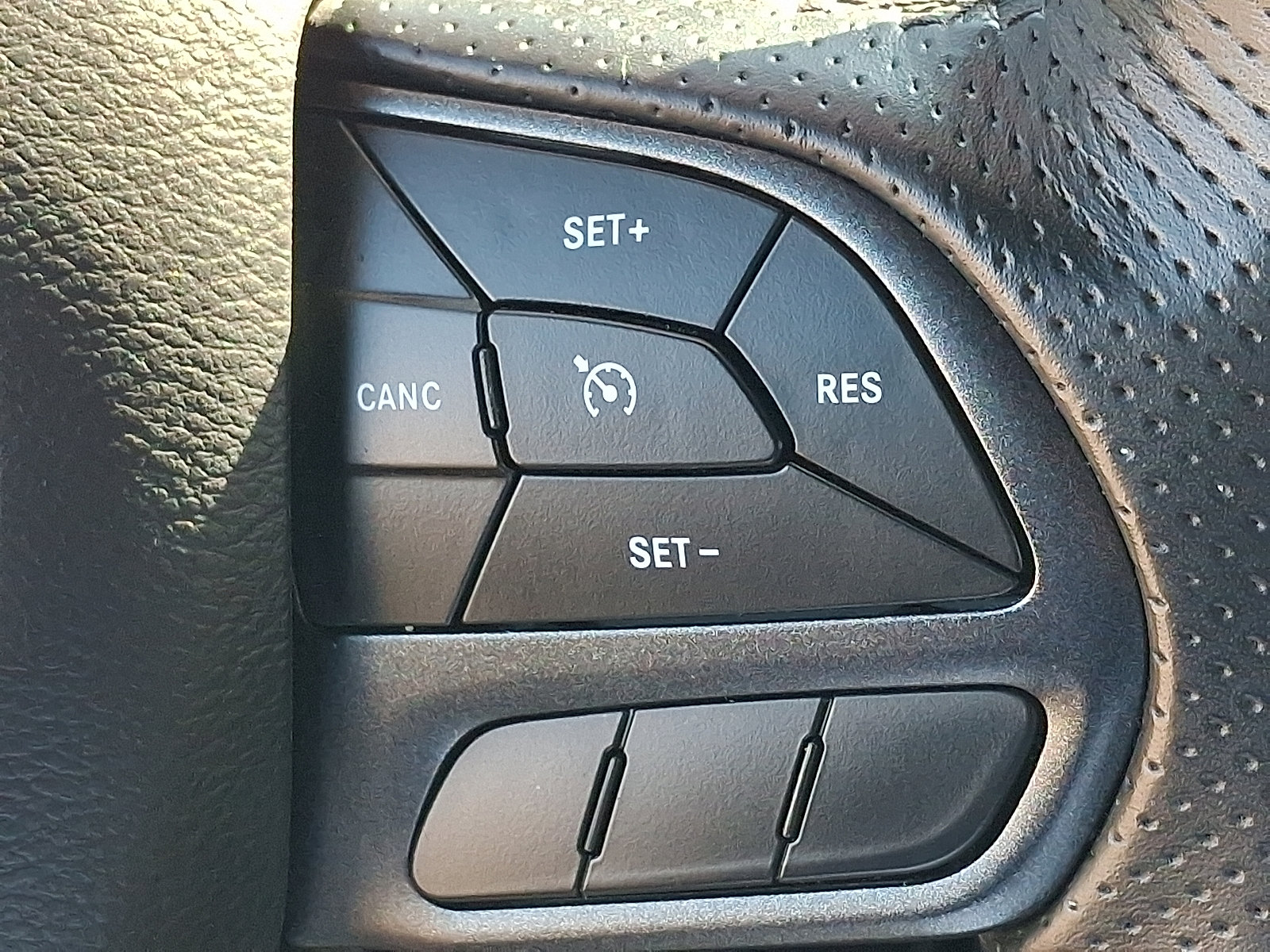 Used 2024 Dodge Durango GT w/ Blacktop Package AWD/4WD image 22