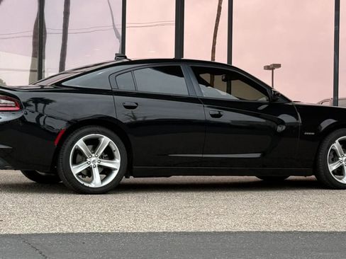 Used 2018 Dodge Charger R/T RWD image 13