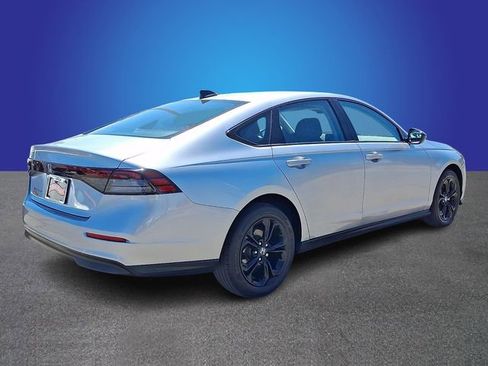 Used 2025 Honda Accord SE image 4