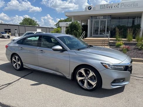 Used 2019 Honda Accord Touring image 2