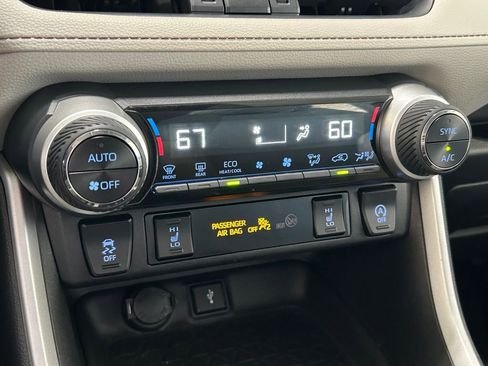 Used 2020 Toyota RAV4 XLE Premium image 51