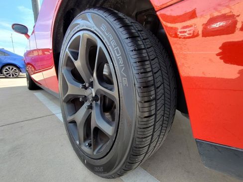 Used 2015 Dodge Challenger SXT Plus w/ Driver Convenience Group RWD image 11