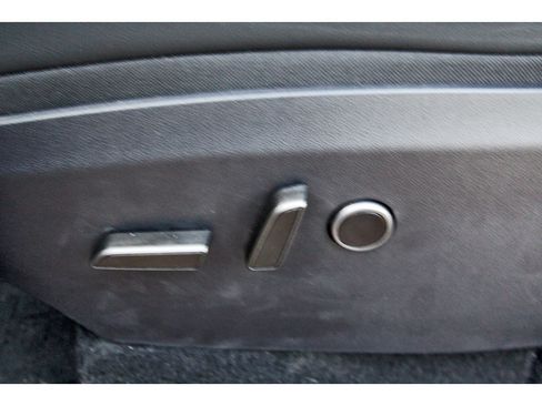 Used 2025 Tesla Model Y Long Range RWD image 28