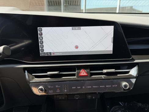 Used 2025 Kia Niro EX FWD image 20