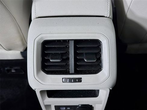 Used 2023 Volkswagen Tiguan SE FWD image 25