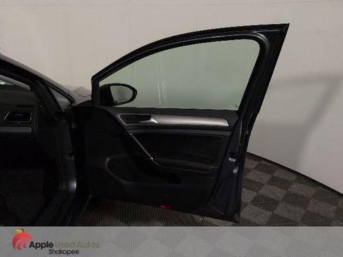 Used 2017 Volkswagen Golf SE FWD image 35