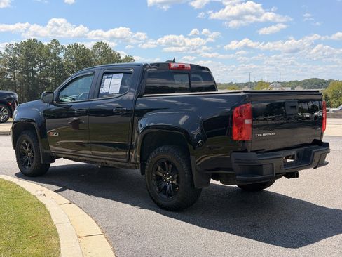 Used 2022 Chevrolet Colorado Z71 w/ Z71 Midnight Edition AWD/4WD image 10