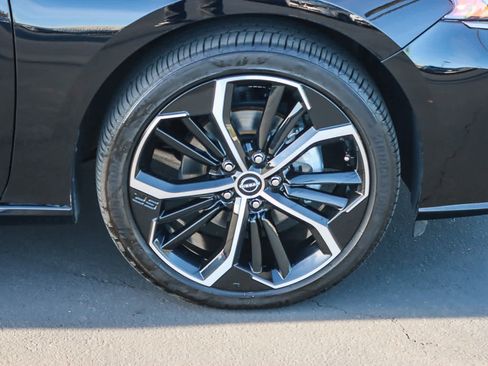 Used 2024 Nissan Altima 2.5 SR image 9