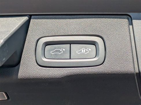 Certified 2023 Volvo XC60 B5 Plus image 14