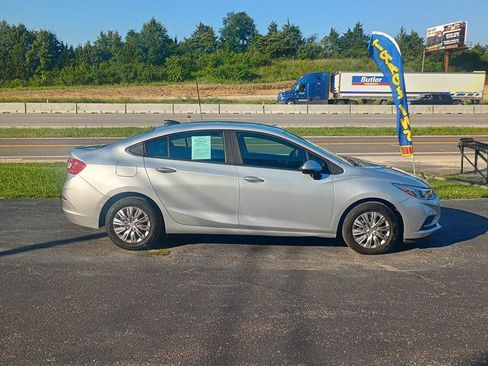 Used 2017 Chevrolet Cruze LS FWD image 6