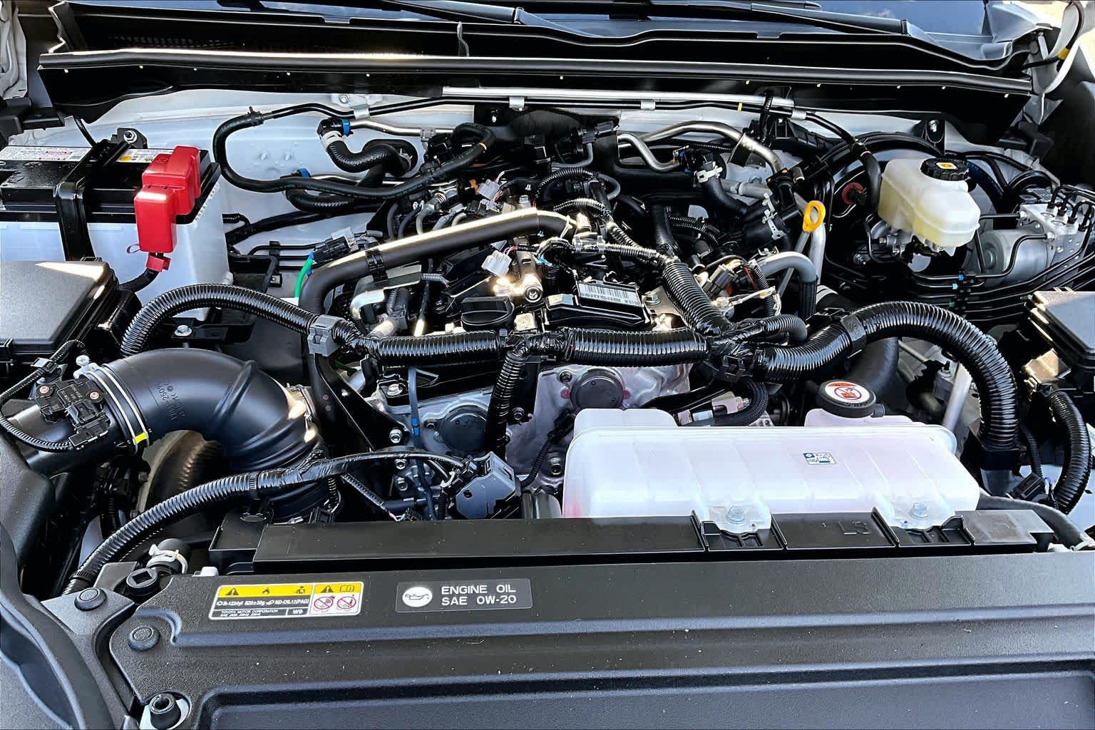 Certified 2025 Toyota 4Runner SR5 AWD/4WD image 31