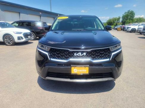 Used 2023 Kia Sorento LX AWD/4WD image 3