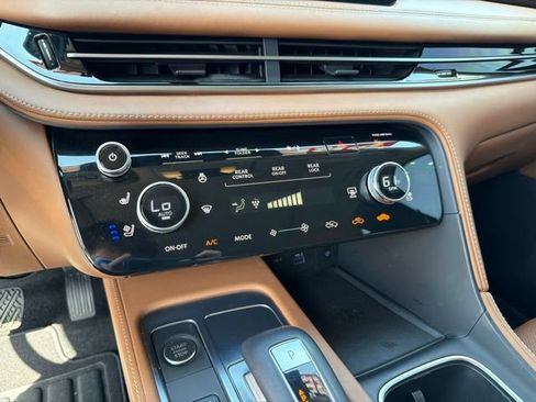 Used 2022 INFINITI QX60 Sensory w/ Cargo Package AWD/4WD image 18