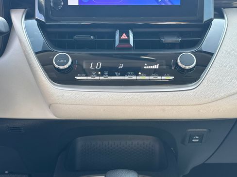 Used 2024 Toyota Corolla LE FWD image 12