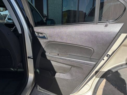 Used 2016 Chevrolet Equinox LS image 25