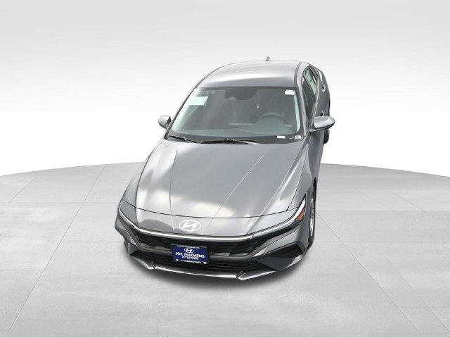 Used 2026 Hyundai Elantra SE FWD image 25
