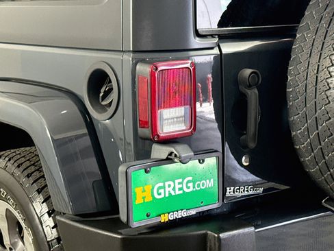Used 2016 Jeep Wrangler Unlimited Sahara AWD/4WD image 36