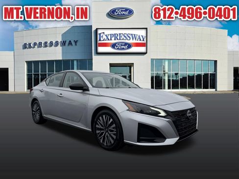 Used 2024 Nissan Altima 2.5 SV FWD image 4