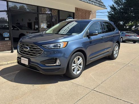 Used 2019 Ford Edge SEL w/ Equipment Group 201A FWD image 2