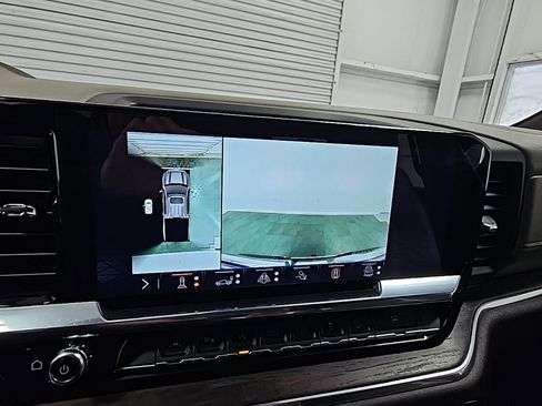 Used 2024 GMC Sierra 1500 SLT w/ SLT Premium Plus Package image 17